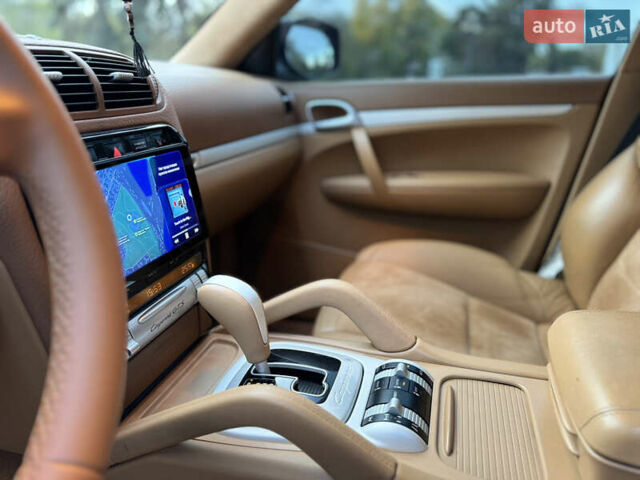 Чорний Порше Cayenne, об'ємом двигуна 4.8 л та пробігом 177 тис. км за 10500 $, фото 62 на Automoto.ua