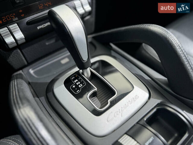 Черный Порше Каен, объемом двигателя 3.6 л и пробегом 167 тыс. км за 9800 $, фото 25 на Automoto.ua