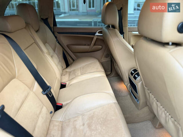 Чорний Порше Cayenne, об'ємом двигуна 4.8 л та пробігом 177 тис. км за 10500 $, фото 96 на Automoto.ua
