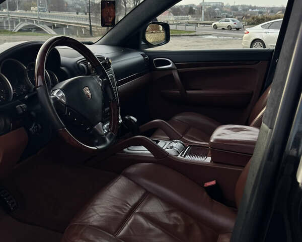 Черный Порше Каен, объемом двигателя 4.81 л и пробегом 180 тыс. км за 9000 $, фото 13 на Automoto.ua