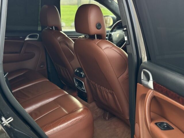 Черный Порше Каен, объемом двигателя 4.8 л и пробегом 170 тыс. км за 9000 $, фото 9 на Automoto.ua