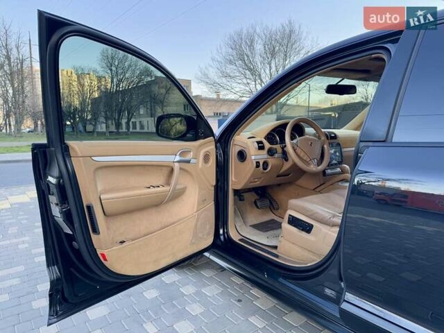 Черный Порше Каен, объемом двигателя 4.81 л и пробегом 181 тыс. км за 10900 $, фото 47 на Automoto.ua