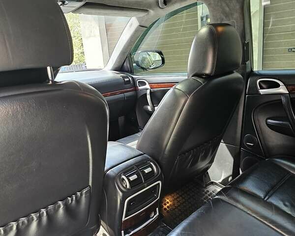 Чорний Порше Cayenne, об'ємом двигуна 4.8 л та пробігом 153 тис. км за 13500 $, фото 13 на Automoto.ua