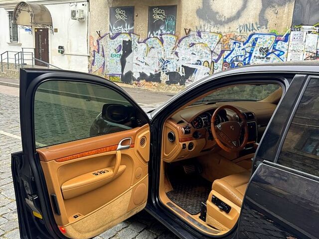 Черный Порше Каен, объемом двигателя 4.8 л и пробегом 140 тыс. км за 7500 $, фото 6 на Automoto.ua