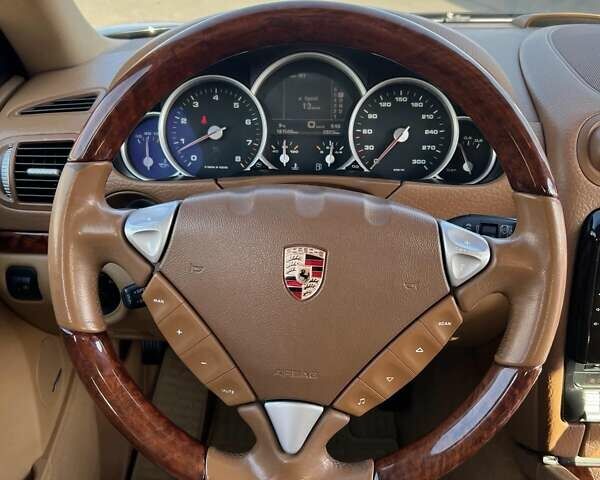 Чорний Порше Cayenne, об'ємом двигуна 3.6 л та пробігом 182 тис. км за 12000 $, фото 7 на Automoto.ua