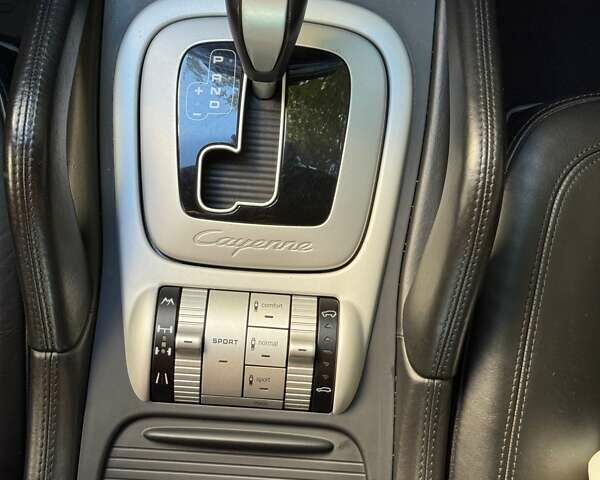 Чорний Порше Cayenne, об'ємом двигуна 4.8 л та пробігом 187 тис. км за 12200 $, фото 30 на Automoto.ua