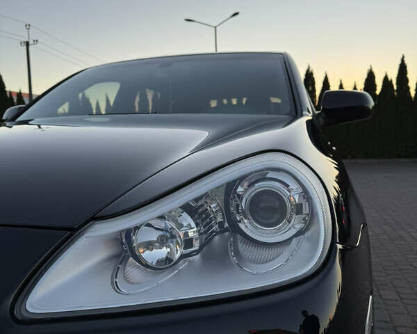 Чорний Порше Cayenne, об'ємом двигуна 3.6 л та пробігом 246 тис. км за 12000 $, фото 16 на Automoto.ua