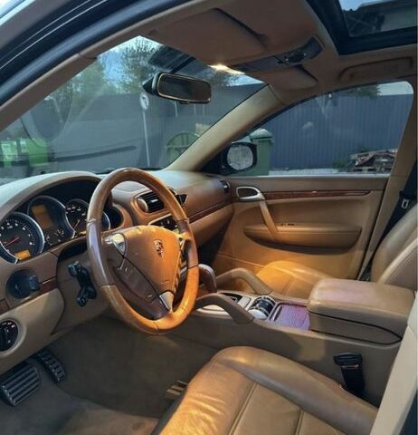 Чорний Порше Cayenne, об'ємом двигуна 4.8 л та пробігом 137 тис. км за 8888 $, фото 2 на Automoto.ua