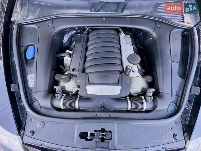 Черный Порше Каен, объемом двигателя 4.81 л и пробегом 181 тыс. км за 10900 $, фото 85 на Automoto.ua