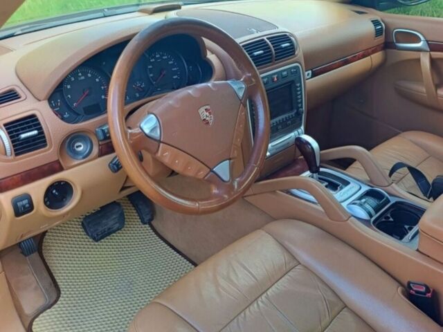 Чорний Порше Cayenne, об'ємом двигуна 3.6 л та пробігом 227 тис. км за 9607 $, фото 1 на Automoto.ua