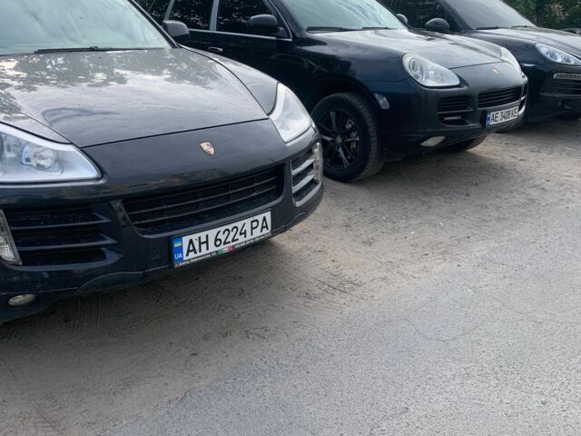Черный Порше Каен, объемом двигателя 4.8 л и пробегом 150 тыс. км за 12500 $, фото 7 на Automoto.ua