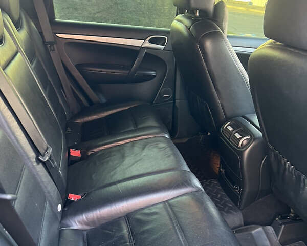 Чорний Порше Cayenne, об'ємом двигуна 3.6 л та пробігом 265 тис. км за 12000 $, фото 11 на Automoto.ua