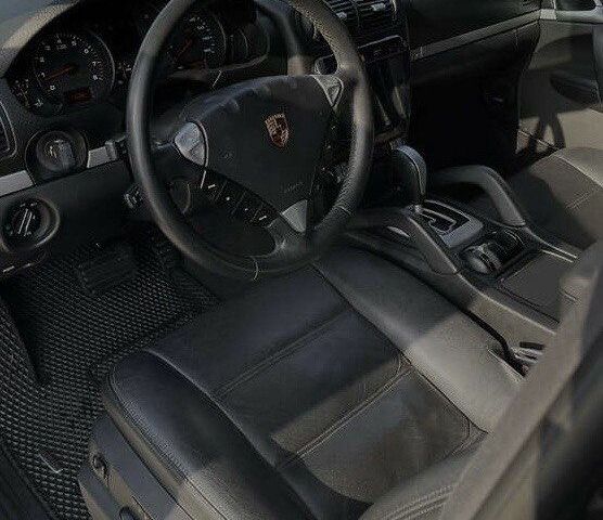 Порше Каен 2008 в Днепре (Днепропетровске) на Automoto.ua Черный Порше Каен, объемом двигателя 3.6 л и пробегом 210 тыс. км за 15500 $, фото 7 на Automoto.ua