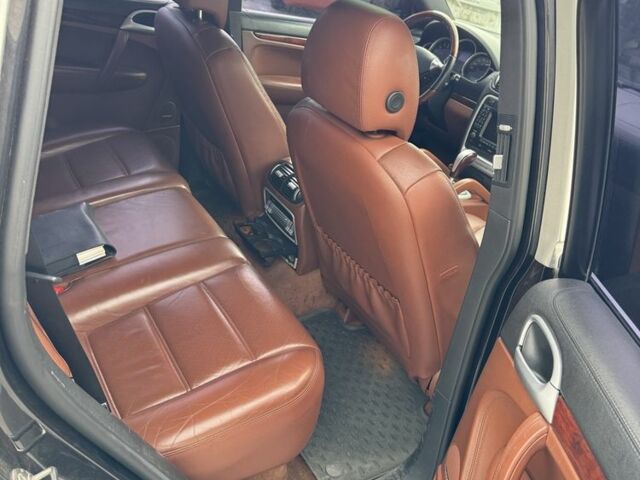 Чорний Порше Cayenne, об'ємом двигуна 0 л та пробігом 250 тис. км за 4500 $, фото 3 на Automoto.ua