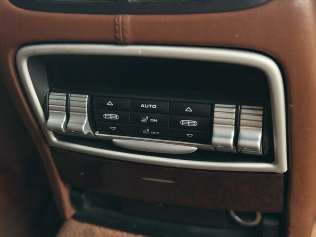 Черный Порше Каен, объемом двигателя 4.8 л и пробегом 170 тыс. км за 9000 $, фото 8 на Automoto.ua