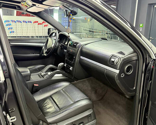 Черный Порше Каен, объемом двигателя 3.6 л и пробегом 180 тыс. км за 13700 $, фото 20 на Automoto.ua