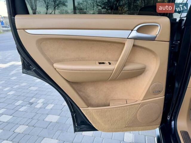 Черный Порше Каен, объемом двигателя 4.81 л и пробегом 181 тыс. км за 10900 $, фото 64 на Automoto.ua