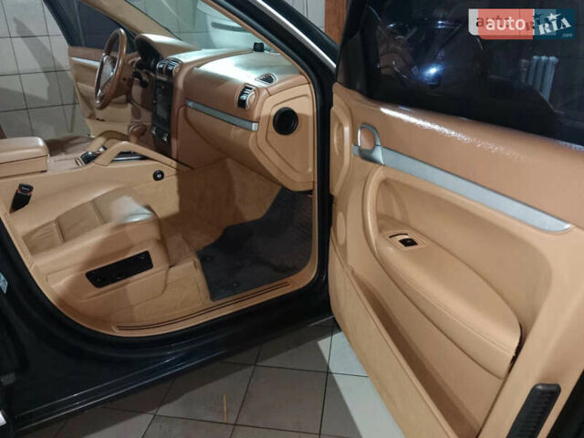 Черный Порше Каен, объемом двигателя 3.6 л и пробегом 155 тыс. км за 12500 $, фото 13 на Automoto.ua