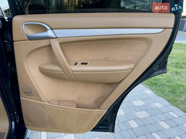 Черный Порше Каен, объемом двигателя 4.81 л и пробегом 181 тыс. км за 10900 $, фото 71 на Automoto.ua