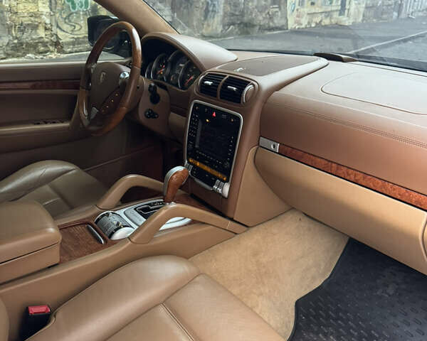 Черный Порше Каен, объемом двигателя 4.8 л и пробегом 140 тыс. км за 8500 $, фото 13 на Automoto.ua