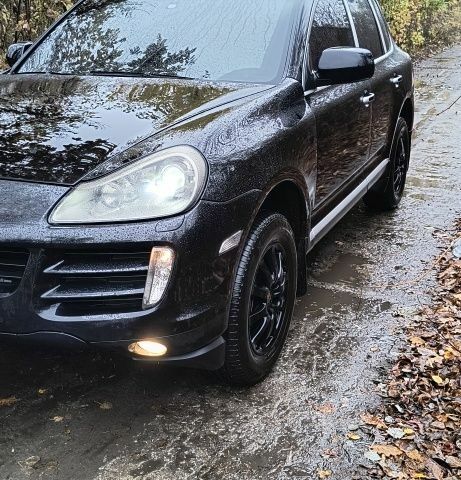 Чорний Порше Cayenne, об'ємом двигуна 3 л та пробігом 123 тис. км за 10992 $, фото 2 на Automoto.ua