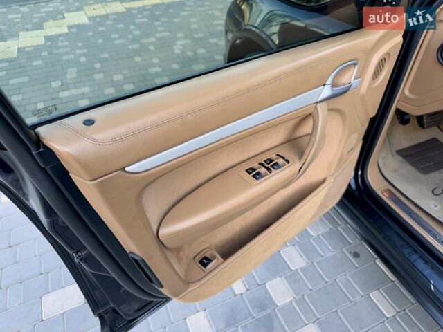 Черный Порше Каен, объемом двигателя 4.81 л и пробегом 181 тыс. км за 10900 $, фото 45 на Automoto.ua