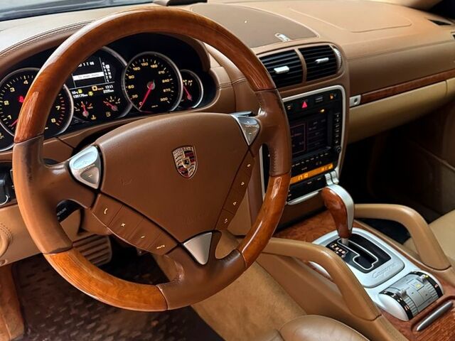 Черный Порше Каен, объемом двигателя 4.8 л и пробегом 140 тыс. км за 7500 $, фото 8 на Automoto.ua