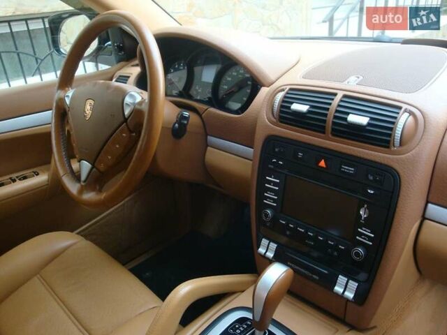 Черный Порше Каен, объемом двигателя 3.6 л и пробегом 227 тыс. км за 12500 $, фото 47 на Automoto.ua