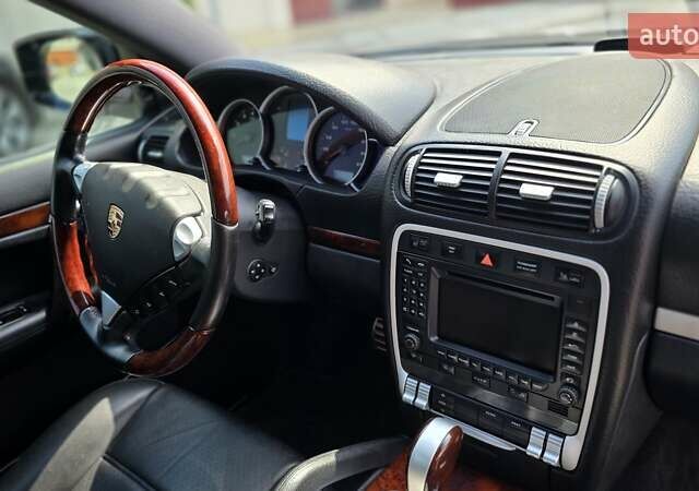 Черный Порше Каен, объемом двигателя 4.81 л и пробегом 111 тыс. км за 9700 $, фото 30 на Automoto.ua