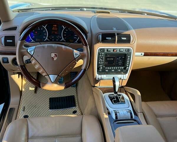 Чорний Порше Cayenne, об'ємом двигуна 4.81 л та пробігом 87 тис. км за 14000 $, фото 1 на Automoto.ua