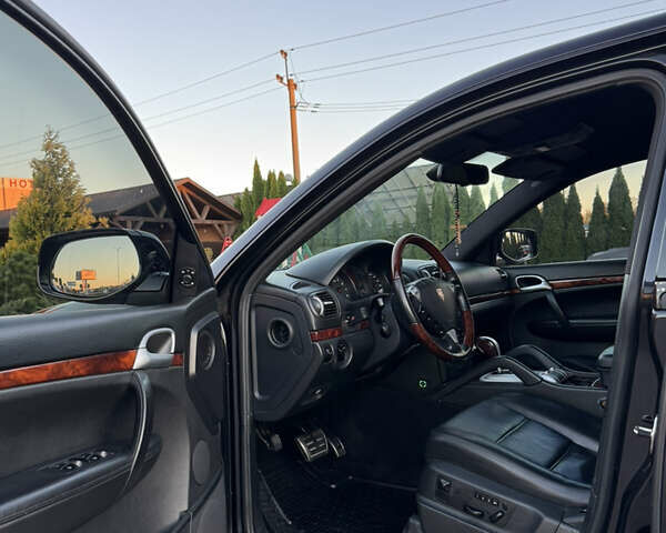 Чорний Порше Cayenne, об'ємом двигуна 3.6 л та пробігом 246 тис. км за 12000 $, фото 15 на Automoto.ua