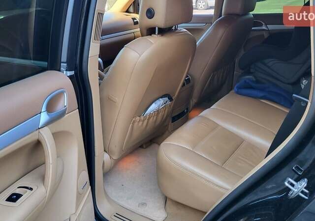 Чорний Порше Cayenne, об'ємом двигуна 3.6 л та пробігом 258 тис. км за 10000 $, фото 3 на Automoto.ua
