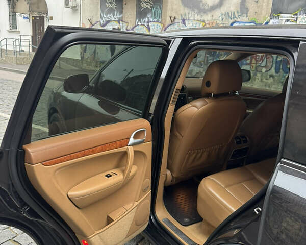 Черный Порше Каен, объемом двигателя 4.8 л и пробегом 140 тыс. км за 8500 $, фото 11 на Automoto.ua