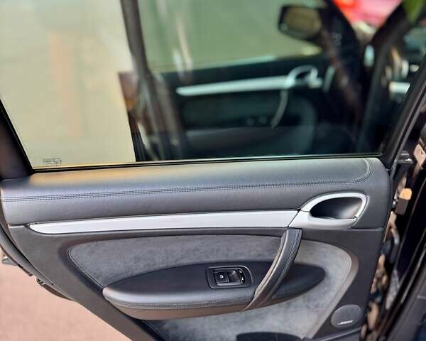 Чорний Порше Cayenne, об'ємом двигуна 4.8 л та пробігом 187 тис. км за 12200 $, фото 21 на Automoto.ua