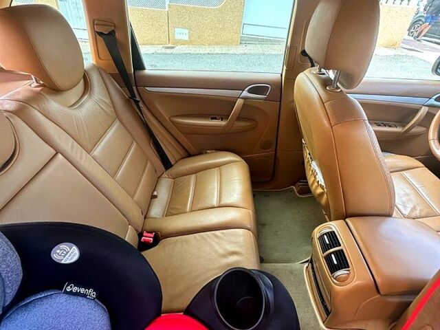 Черный Порше Каен, объемом двигателя 3.6 л и пробегом 175 тыс. км за 9000 $, фото 9 на Automoto.ua