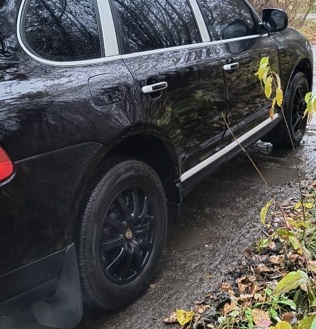 Чорний Порше Cayenne, об'ємом двигуна 3 л та пробігом 123 тис. км за 10992 $, фото 3 на Automoto.ua
