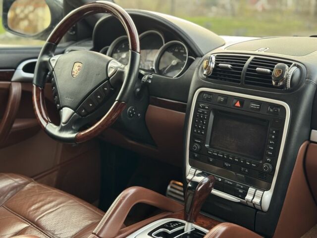 Черный Порше Каен, объемом двигателя 4.8 л и пробегом 170 тыс. км за 9000 $, фото 7 на Automoto.ua