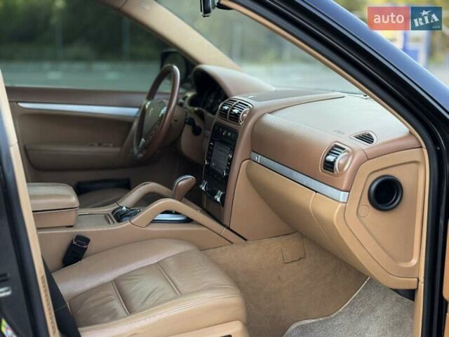 Чорний Порше Cayenne, об'ємом двигуна 3.6 л та пробігом 210 тис. км за 12500 $, фото 12 на Automoto.ua
