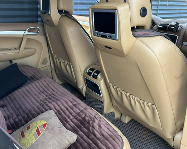 Черный Порше Каен, объемом двигателя 4.8 л и пробегом 140 тыс. км за 15000 $, фото 21 на Automoto.ua