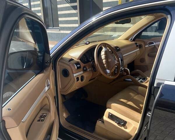 Черный Порше Каен, объемом двигателя 3.6 л и пробегом 155 тыс. км за 12500 $, фото 10 на Automoto.ua