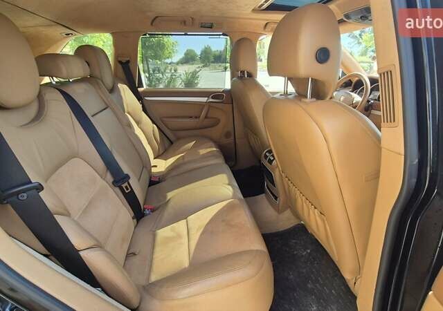 Чорний Порше Cayenne, об'ємом двигуна 4.81 л та пробігом 265 тис. км за 9000 $, фото 25 на Automoto.ua