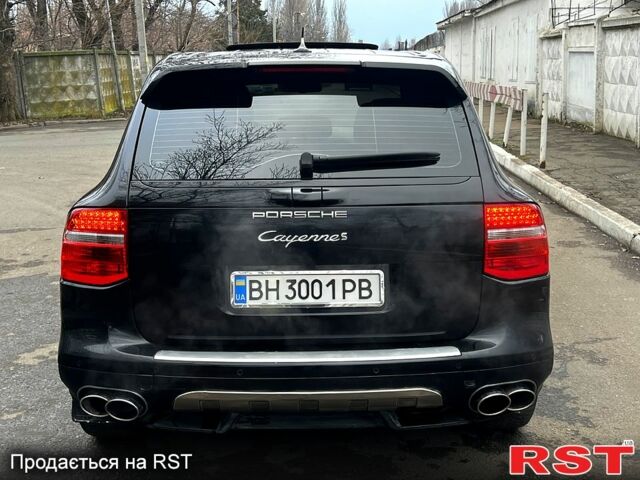 Черный Порше Каен, объемом двигателя 4.8 л и пробегом 214 тыс. км за 12500 $, фото 6 на Automoto.ua