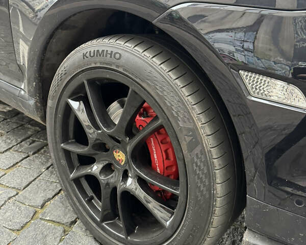 Черный Порше Каен, объемом двигателя 4.8 л и пробегом 140 тыс. км за 8500 $, фото 17 на Automoto.ua