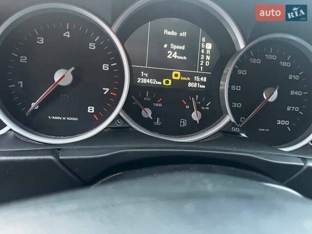 Черный Порше Каен, объемом двигателя 4.81 л и пробегом 238 тыс. км за 12800 $, фото 9 на Automoto.ua