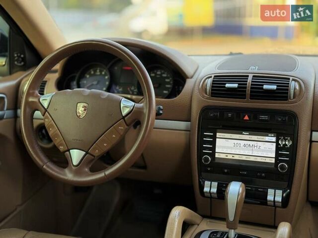 Чорний Порше Cayenne, об'ємом двигуна 3.6 л та пробігом 210 тис. км за 12500 $, фото 17 на Automoto.ua