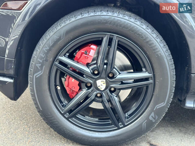 Черный Порше Каен, объемом двигателя 4.8 л и пробегом 178 тыс. км за 8900 $, фото 22 на Automoto.ua