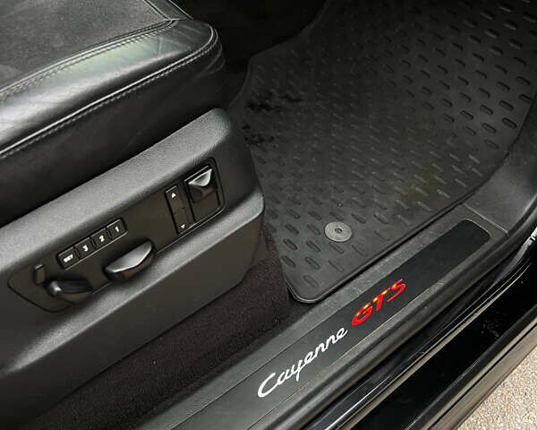 Черный Порше Каен, объемом двигателя 4.8 л и пробегом 177 тыс. км за 7999 $, фото 25 на Automoto.ua