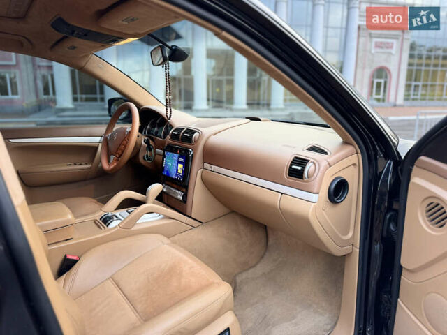 Чорний Порше Cayenne, об'ємом двигуна 4.8 л та пробігом 177 тис. км за 10500 $, фото 79 на Automoto.ua