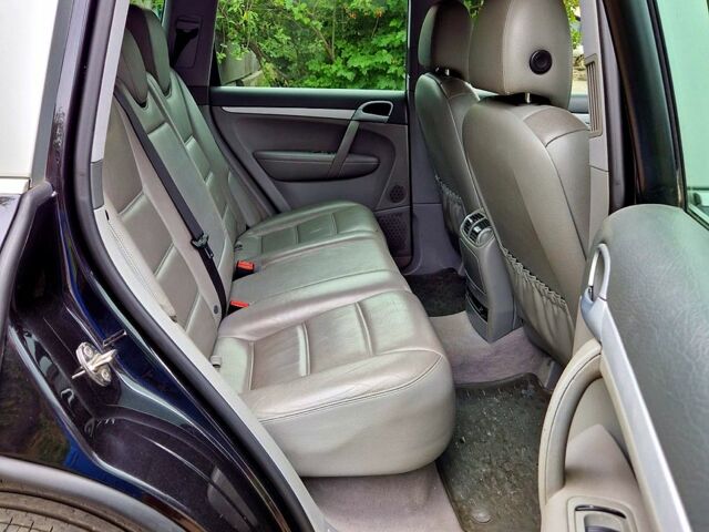 Черный Порше Каен, объемом двигателя 3.6 л и пробегом 210 тыс. км за 9700 $, фото 7 на Automoto.ua