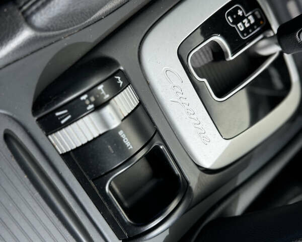 Черный Порше Каен, объемом двигателя 3.6 л и пробегом 167 тыс. км за 9800 $, фото 24 на Automoto.ua